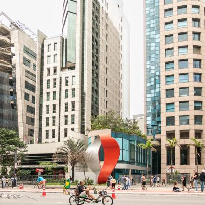 Saopaolo Avpaulista Highrises Architecture Red Sculpture Streetlife900