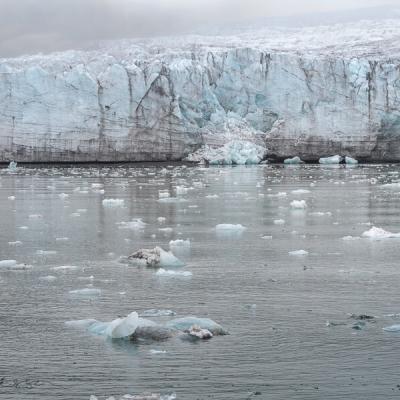 Sj Esmarksbreen Glacier Icefloes Breking Pieces Melting900