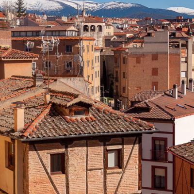 Es Segovia Brickhouses Tiled Rooftops Snowy Mountain