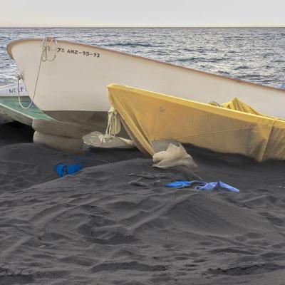 Spain Mediterranean Beach Boats Yellow Wrap Black Sand900