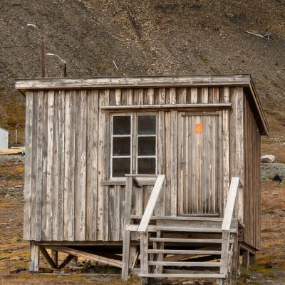 Sj Longyearbyen Colors Earthtones Former Postoffice900
