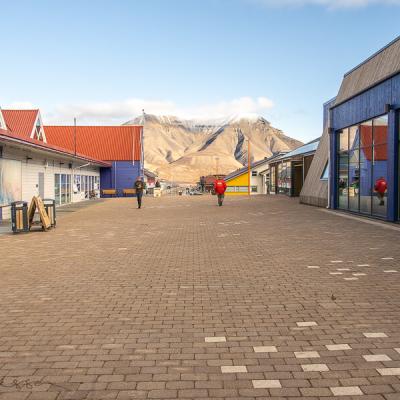 Svalbard Longyearbyen Town Center Shopping Area Mountain900
