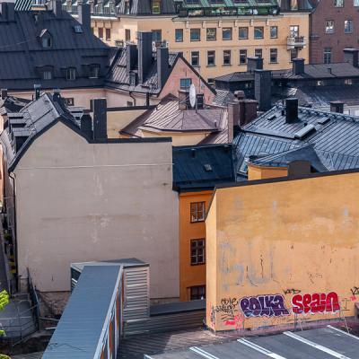 Se Stockholm Graffiti Wall Colourful Buildings Rooftops