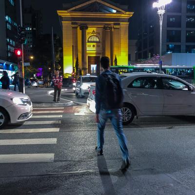 Saopaolo Avpaulista Evening Crossing People Cars900