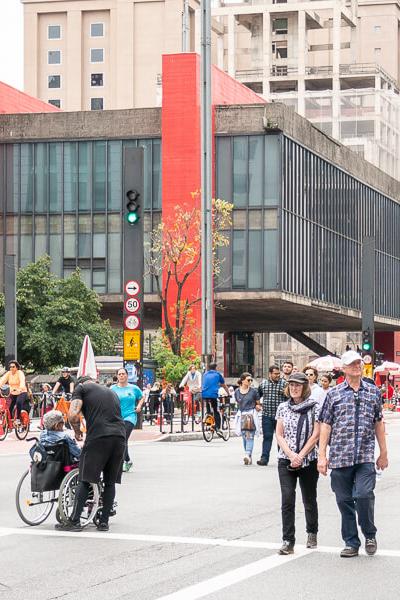 Saopaolo Avpaulista Streetlife Artmuseum Architecture900