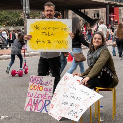 Saopaolo Avpaulista Streetlife Couple Giving Love Instead Of Hate900