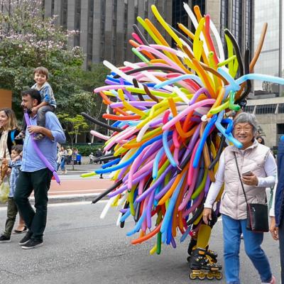 Saopaolo Avpaulista Streetlife Happy Couple Balloonmonster900 Saopaolo Avpaulista Streetlife Happy Couple Balloonmonster900