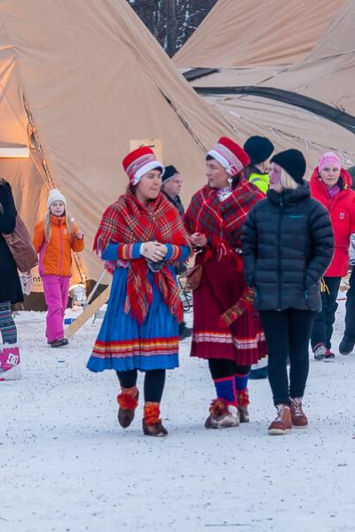 Se Jokkmokkmarket Women In Sami Clothes900