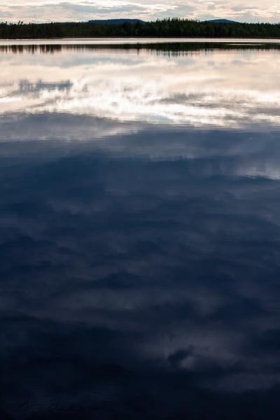 Se Lake Skyreflection Dusk Tranquil Clouds Ripples Watersurface