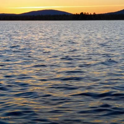 Se Norrbotten Lake Sunset Surface Curling Bright Smoketrail Yellow Sky900