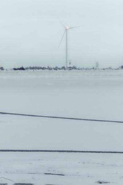 Se 08 Winter Snowing Foggy Ice Cracks Island Windmills900
