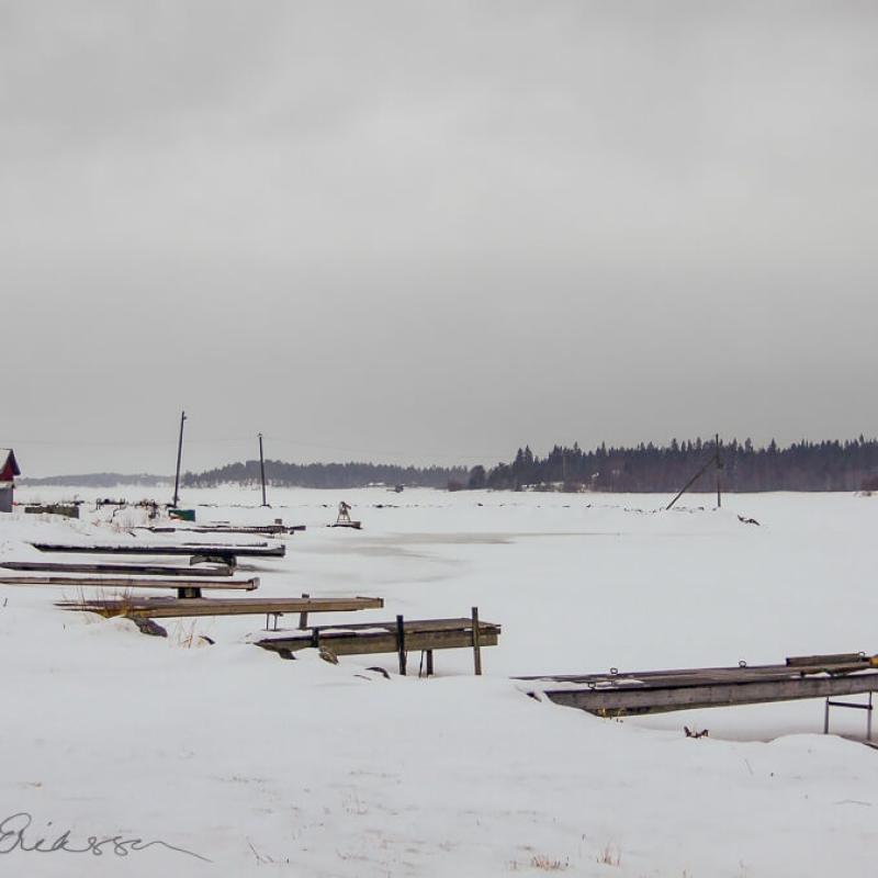 Se 09 Winter Snowing Grey Marina Jetties Snow900