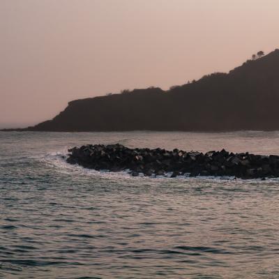 Es Sansebastian Theatlantic Dusk Wavebreaker Waves Peninsula 900