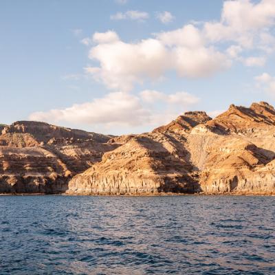 Es Grancanaria Atlantic Coastline Mountainpeak Layers Blue Sky900