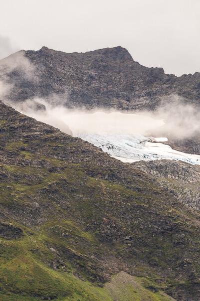 No Peaks Bare Mountain Glacier Clouds900