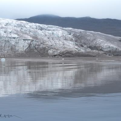 Sj Esmarksbreen Glacier Left Melting Beach900