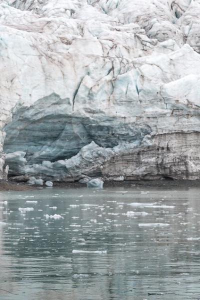 Sj Esmarksbreen Glacier Melting Pieces Layers Ground900