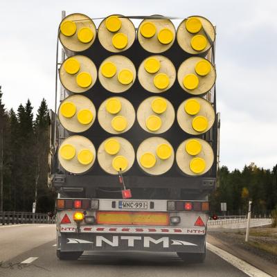 Yellow Dots Pipes Carried Trailer Road900 Yellow Dots Pipes Carried Trailer Road900