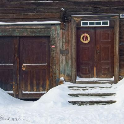 No Roros Old Timbered House Gate Door Brown Snow900