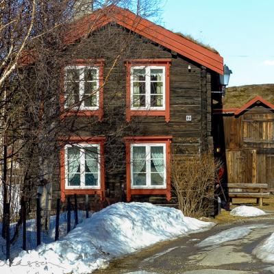 No Roros Timbered House Red Framing Grass Roof900