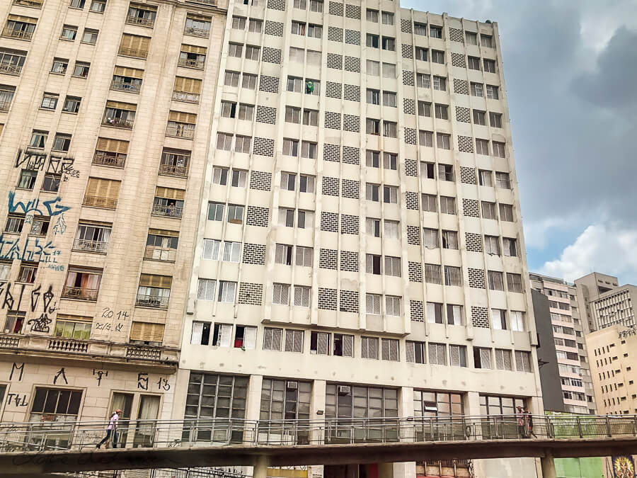 Saopaolo Residential Highrises People Graffiti900