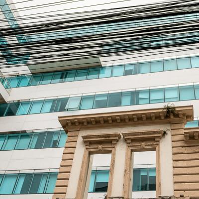 Saopaolo Japantown Modern Facade Old Balcony Electricity Wires900