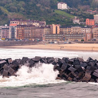 Es Sansebastian Wavebreaker Waves Beach People Town Houses900