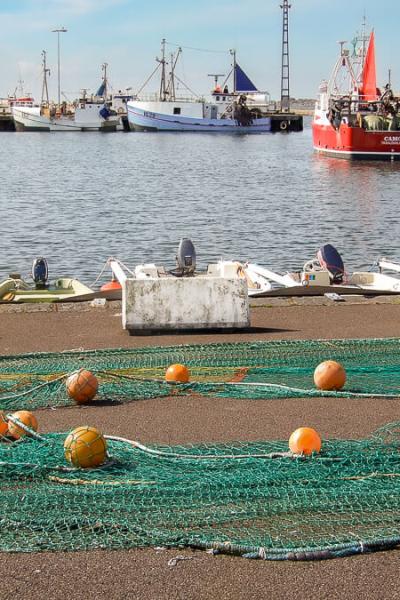 Se Treslvslge Harbour Ships Quay Fishingnets Buoys900