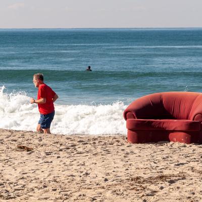 Us Sandiego Beach Man Running Surfers Head In Water Red Sofa900