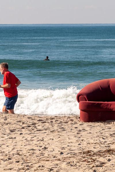 Us Sandiego Beach Man Running Surfers Head In Water Red Sofa900