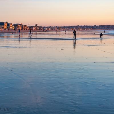 Us Sandiego Beach Sunset People Taking Pictures Walking900